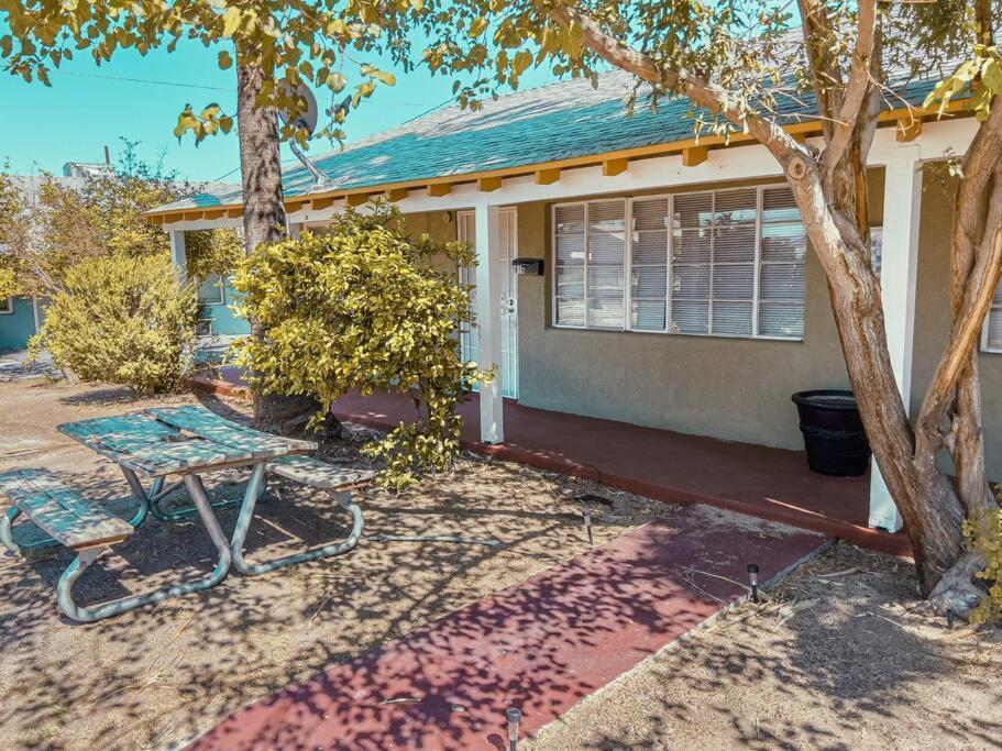 Holiday home *free Parking Near Strip Cozy 2br Side: A *