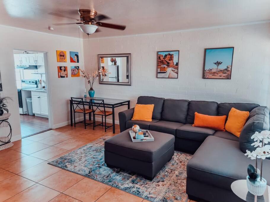 *free Parking Near Strip Cozy 2br Side: A Holiday home Las Vegas