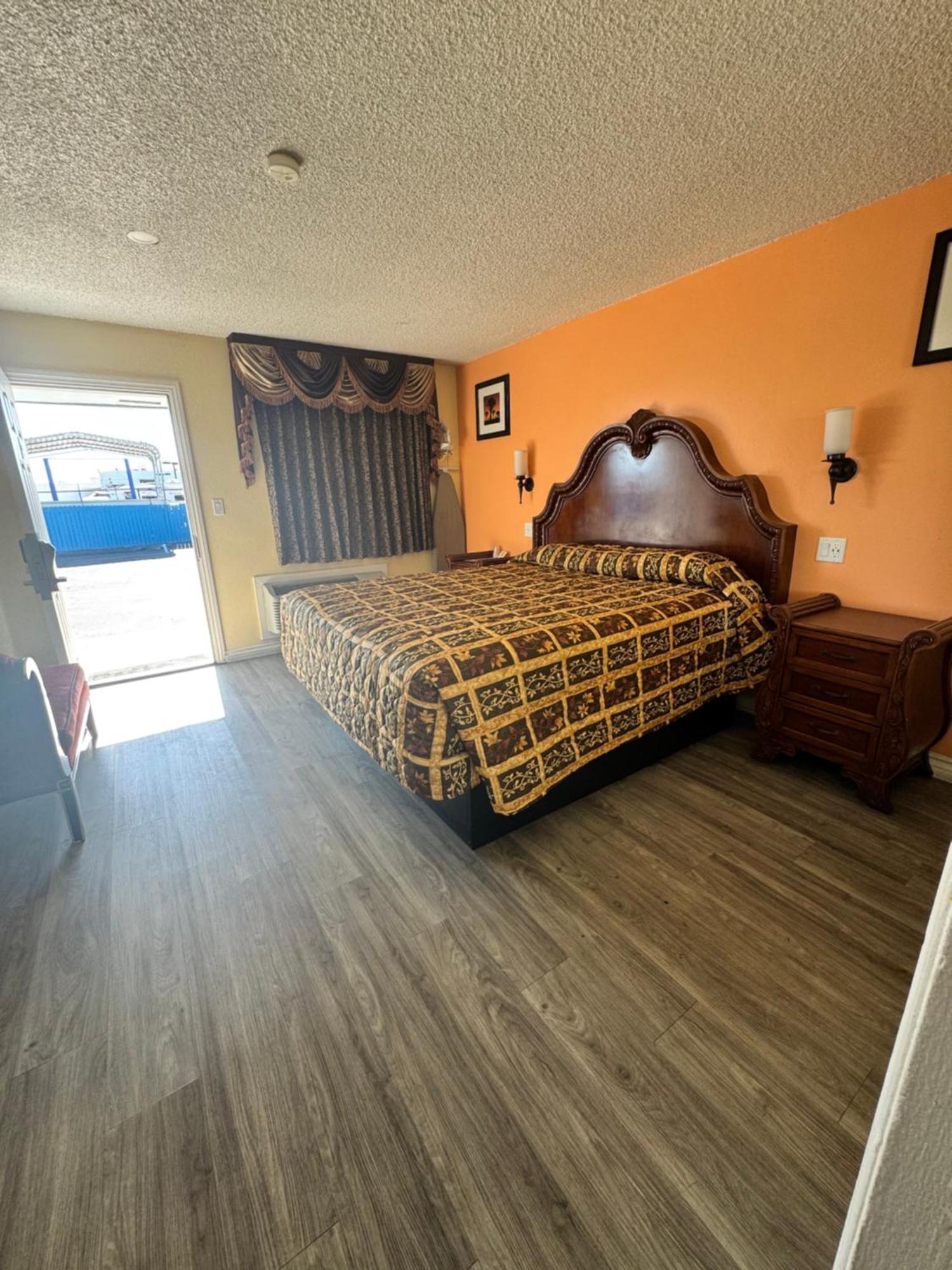 Walden Motel 2*
