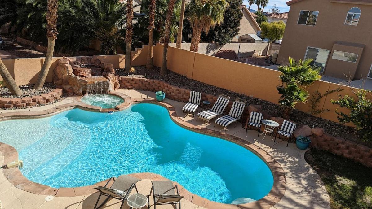 Holiday home Pool Hottub Bbq! 15 Min To Strip! *