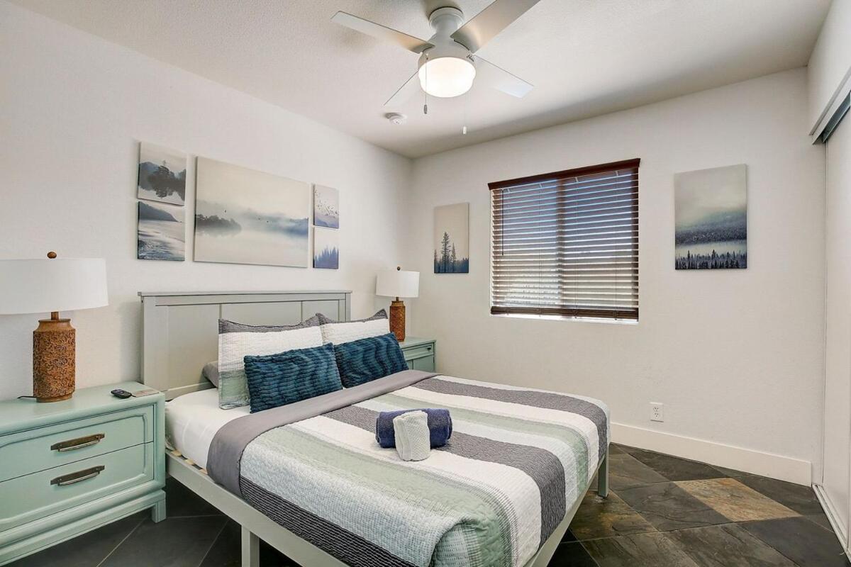 Pool & Hot Tub! Centrally Located, Less Than 3 Miles To The Strip! Holiday home *