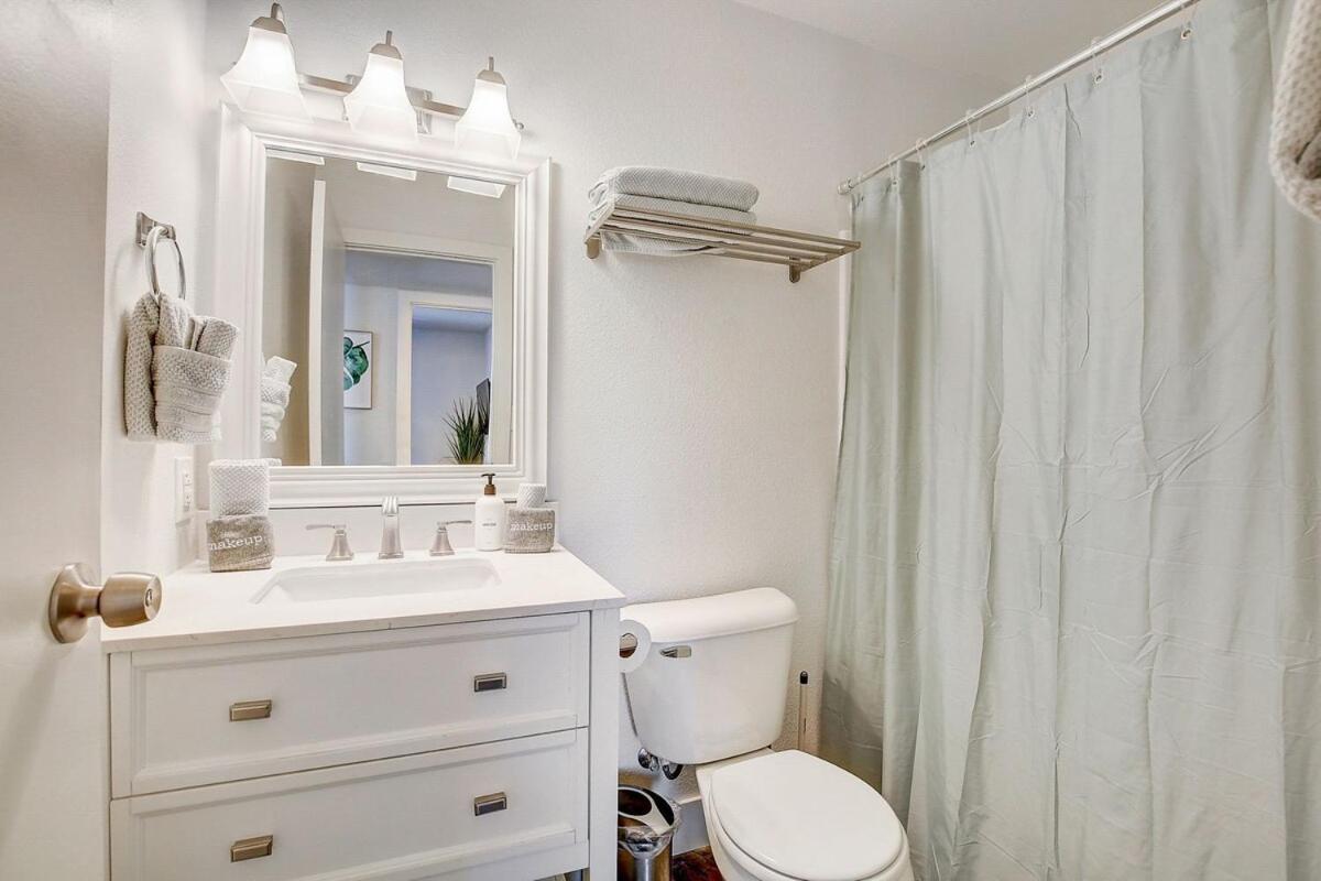 Pool & Hot Tub! Centrally Located, Less Than 3 Miles To The Strip! * Las Vegas