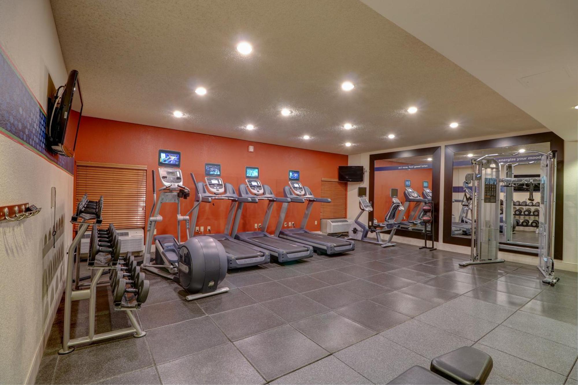 Hampton Tropicana Hotel 3*