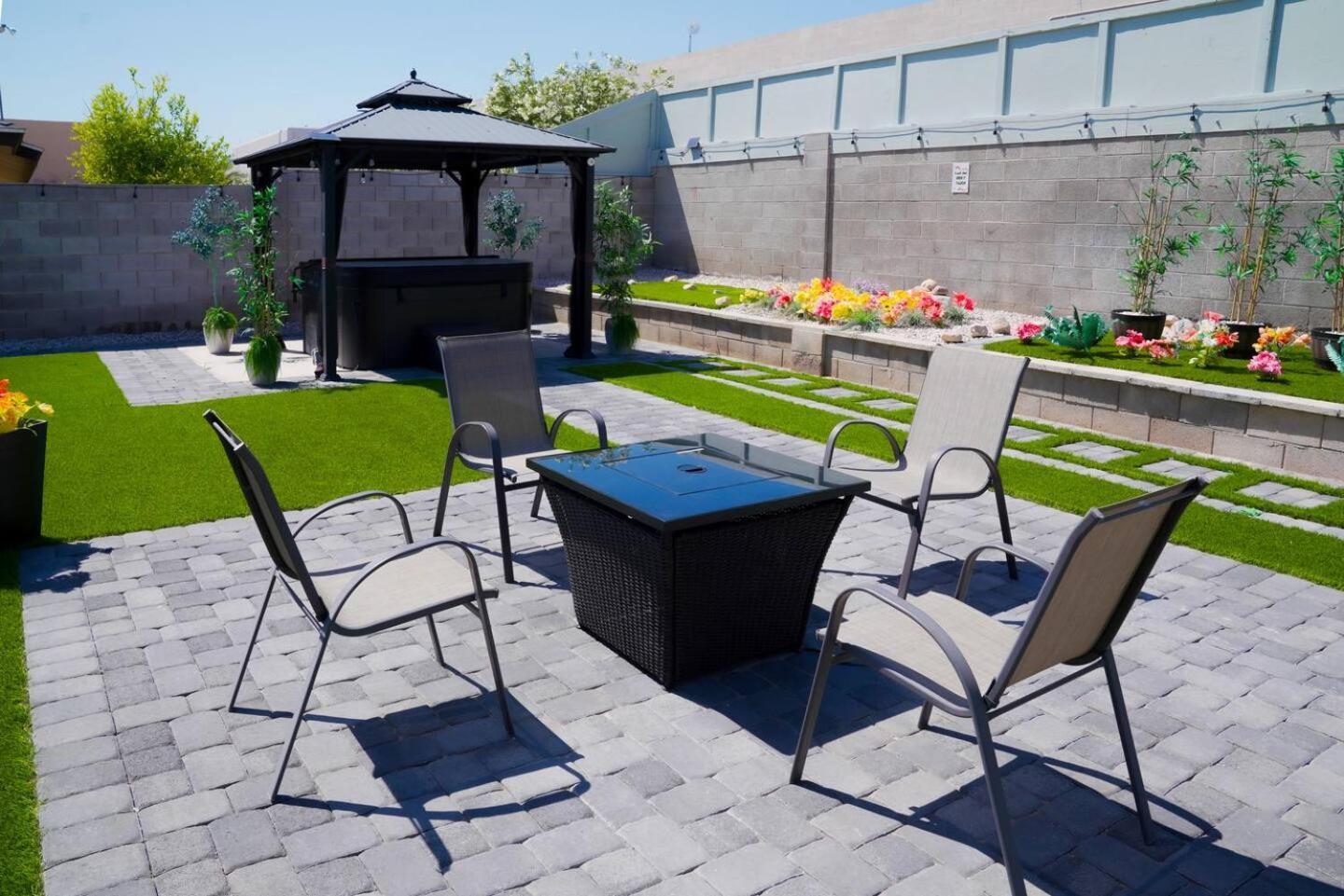 Enchanting Gardenhome- Spacious Yardluxe Jacuzzi Las Vegas