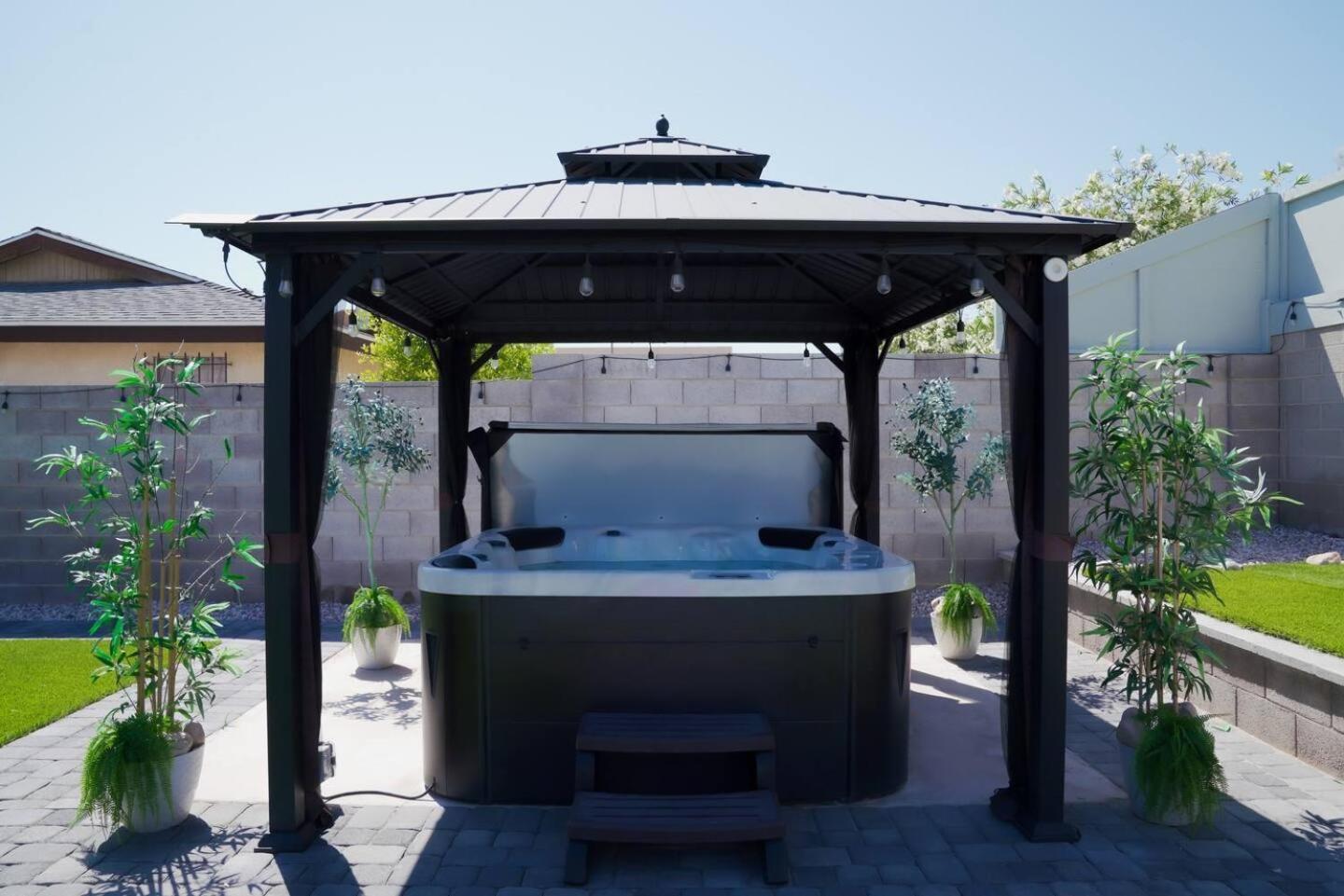 Enchanting Gardenhome- Spacious Yardluxe Jacuzzi Las Vegas