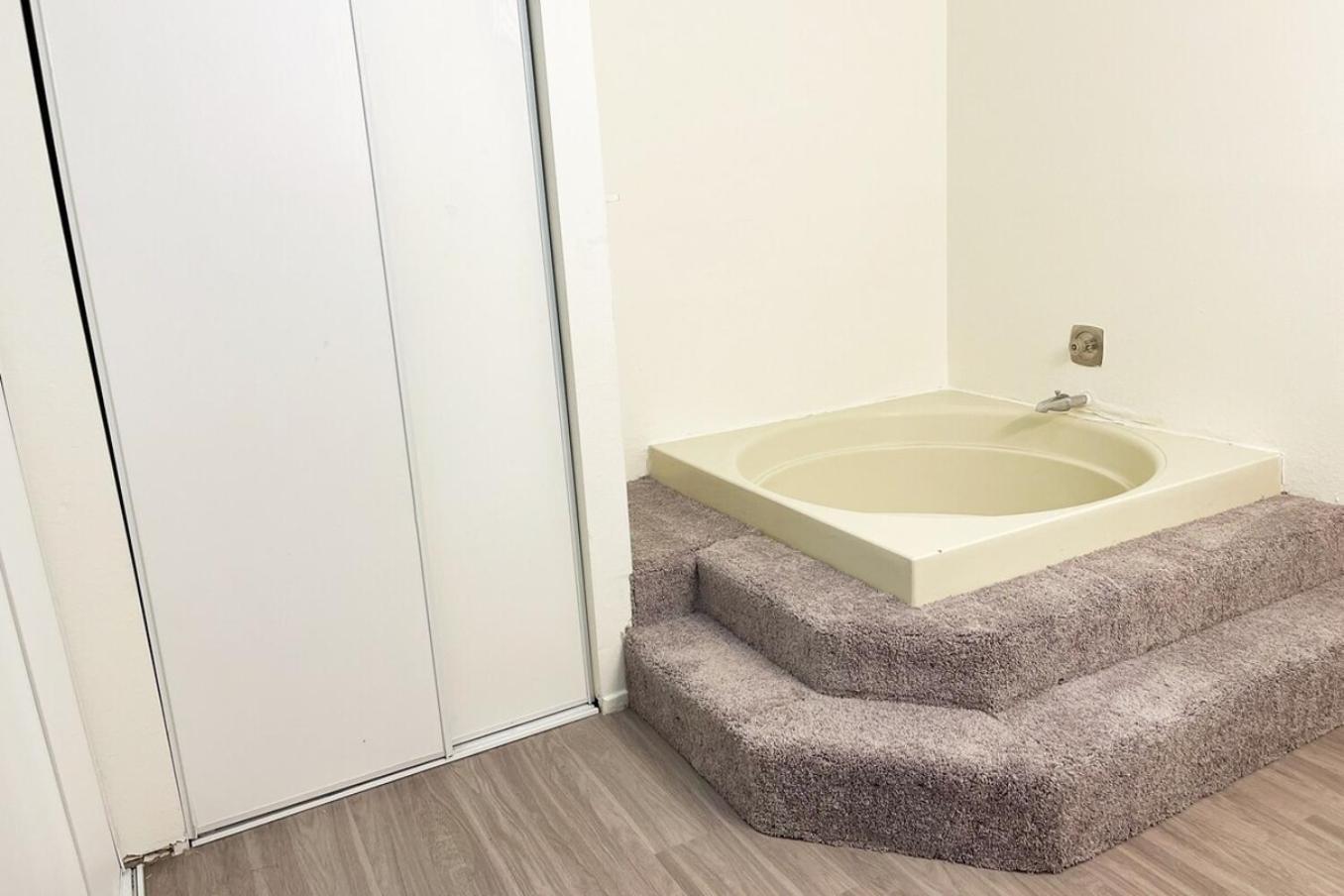 2 To 6 Bedroom Walk To Strip Mgm Casino Shop Club *