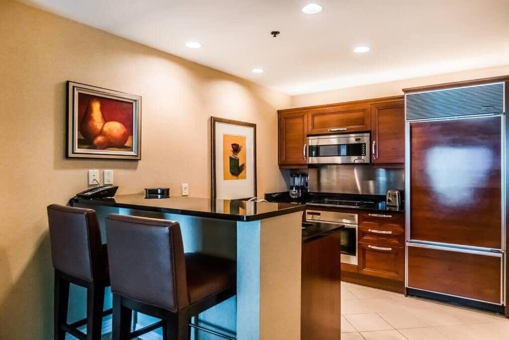 Stunning Mgm 1br W Airport & Mountain Views 10802 Apartment