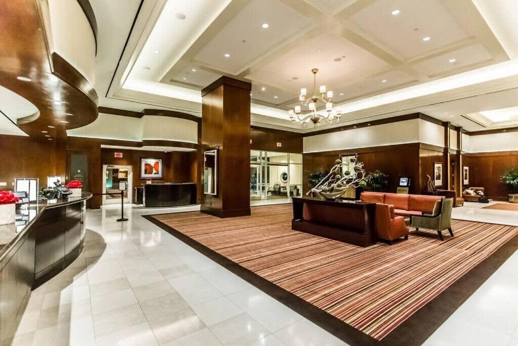 Stunning Mgm 1br W Airport & Mountain Views 10802 Apartment *