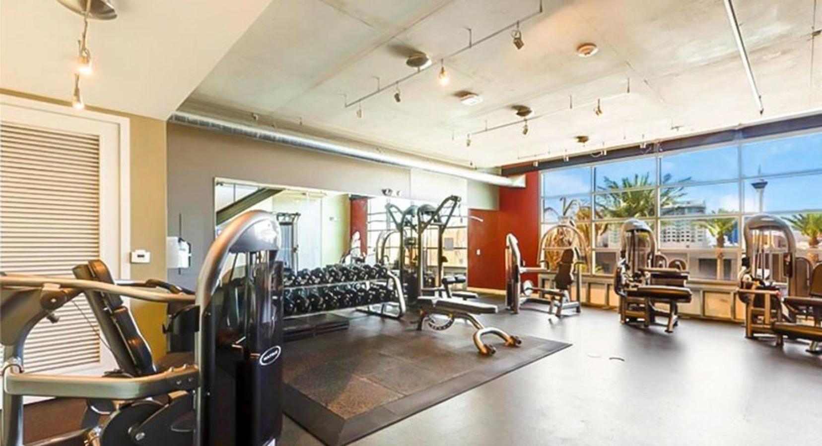 Holiday home Balcony Luxury High Rise Downtown Fremont Casinos *
