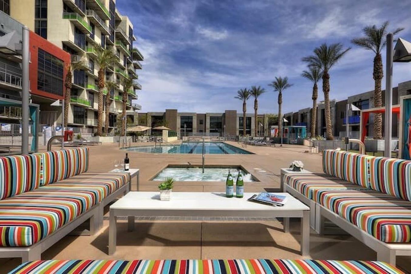 Holiday home Balcony Luxury High Rise Downtown Fremont Casinos Las Vegas