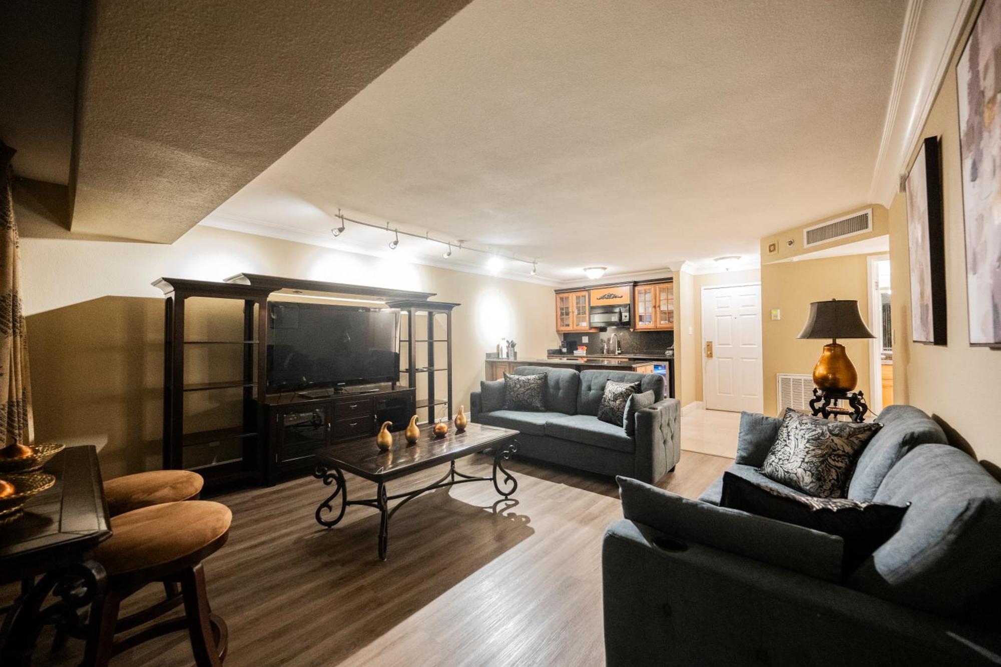 Stripviewsuites At Jockey Club Apartahotel 4*