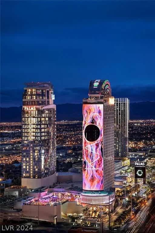 Incredible Penthouse Strip Views Balcony Access Las Vegas
