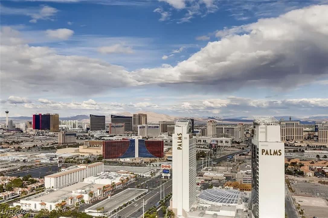 Incredible Penthouse Strip Views Balcony Access Las Vegas