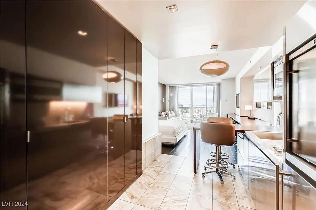 Incredible Penthouse Strip Views Balcony Access * Las Vegas