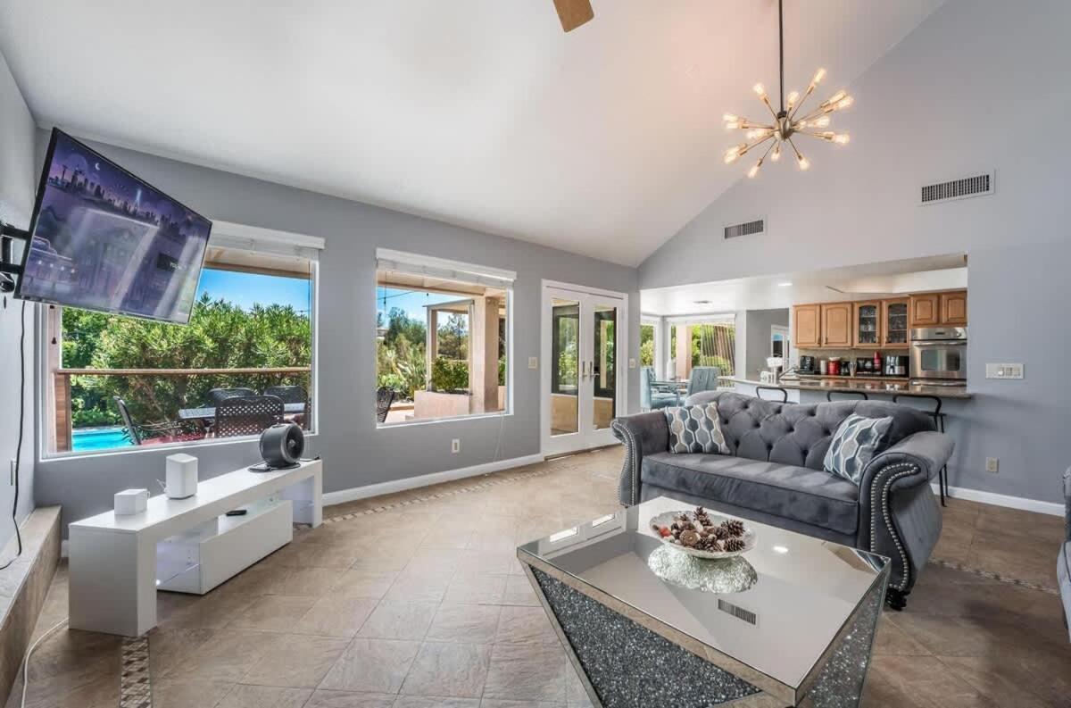 Luxury Meets Vegas Gorgeous By The Strip Holiday home