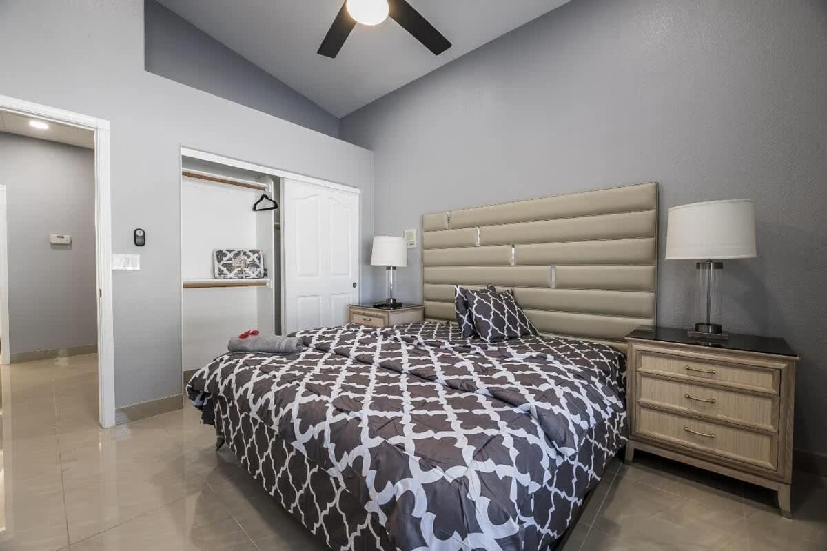 Luxury Redefined Indoor Comfort Outdoor Bliss Holiday home Las Vegas