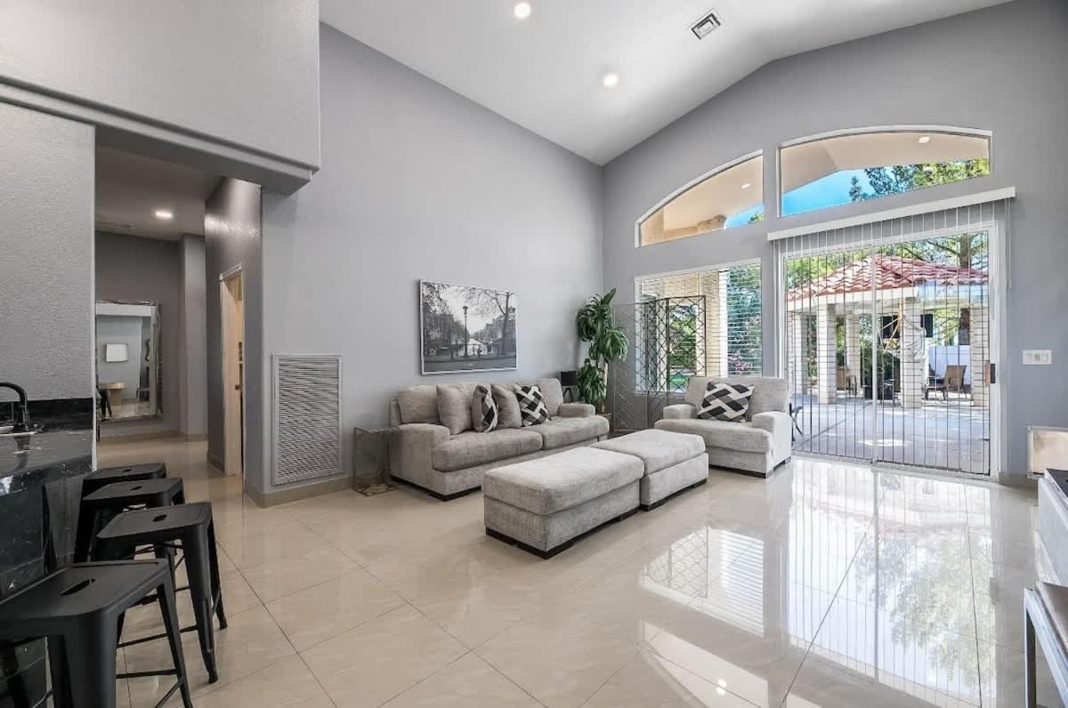 Luxury Redefined Indoor Comfort Outdoor Bliss Holiday home Las Vegas