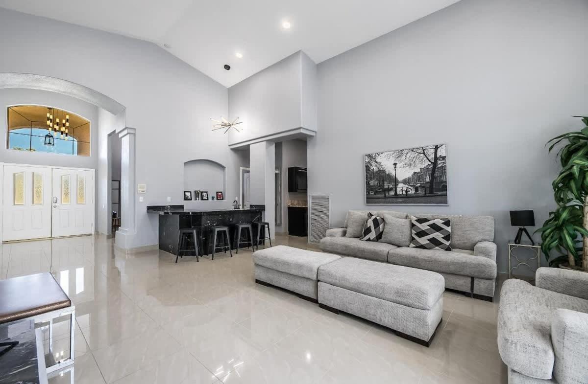 Luxury Redefined Indoor Comfort Outdoor Bliss *