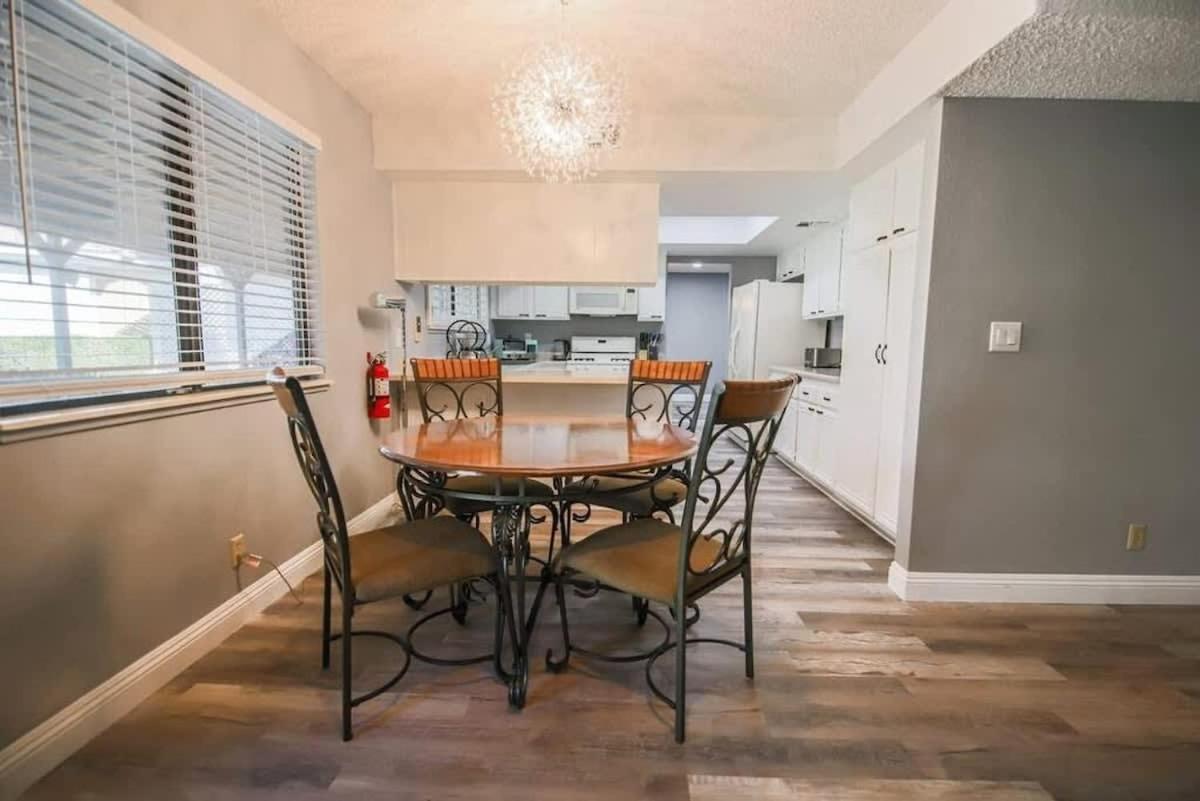 Exclusive Steps From The Vegas Strip Holiday home *