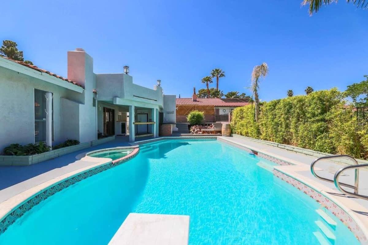 Gorgeous Escape With A Pool In Fabulous Vegas * Las Vegas