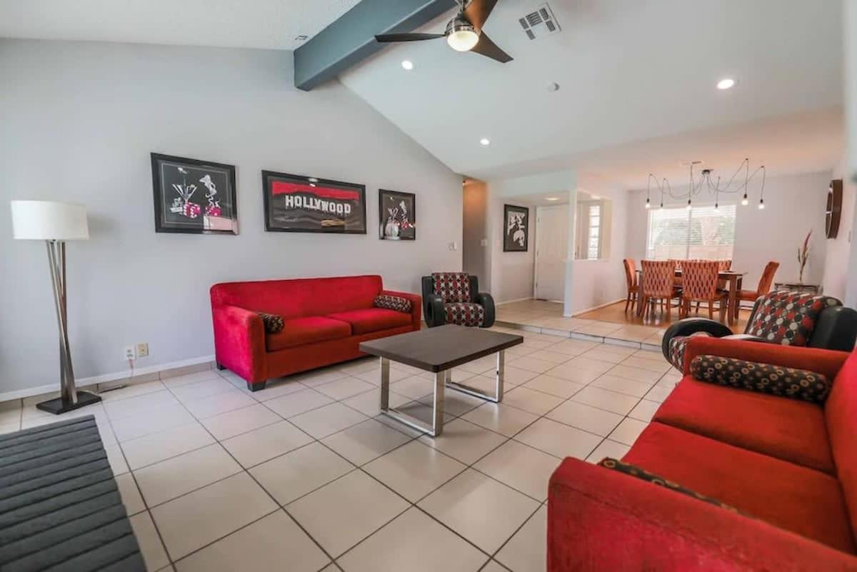 Gorgeous Escape With A Pool In Fabulous Vegas Holiday home Las Vegas