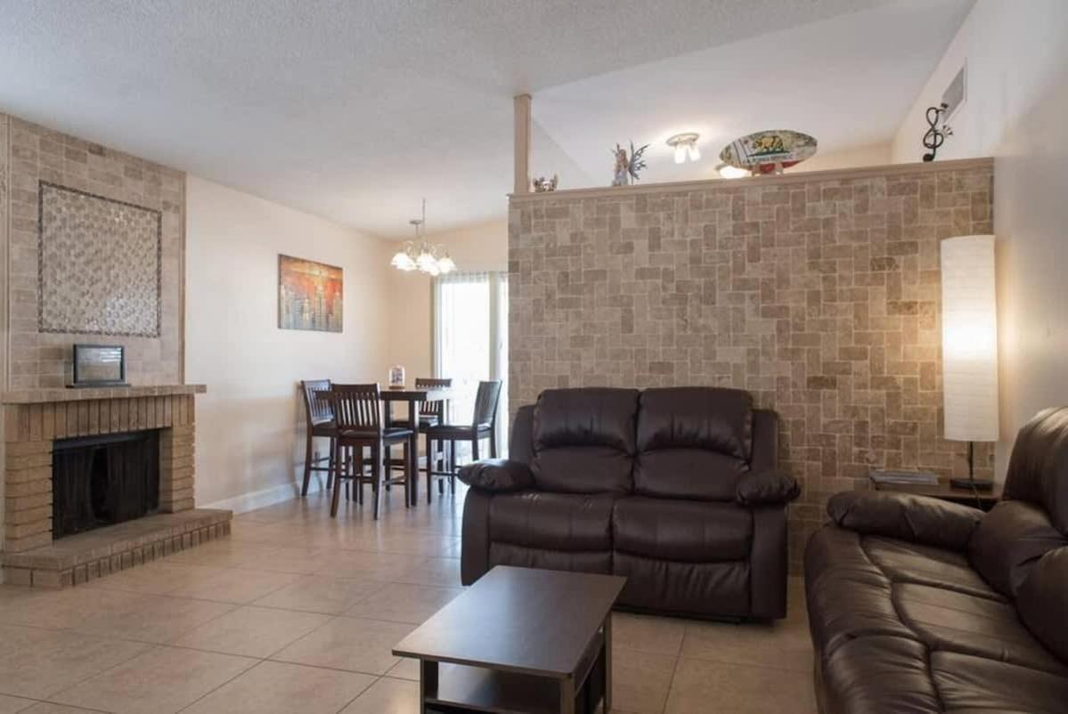 Family-friendly Close To The Strip Holiday home
