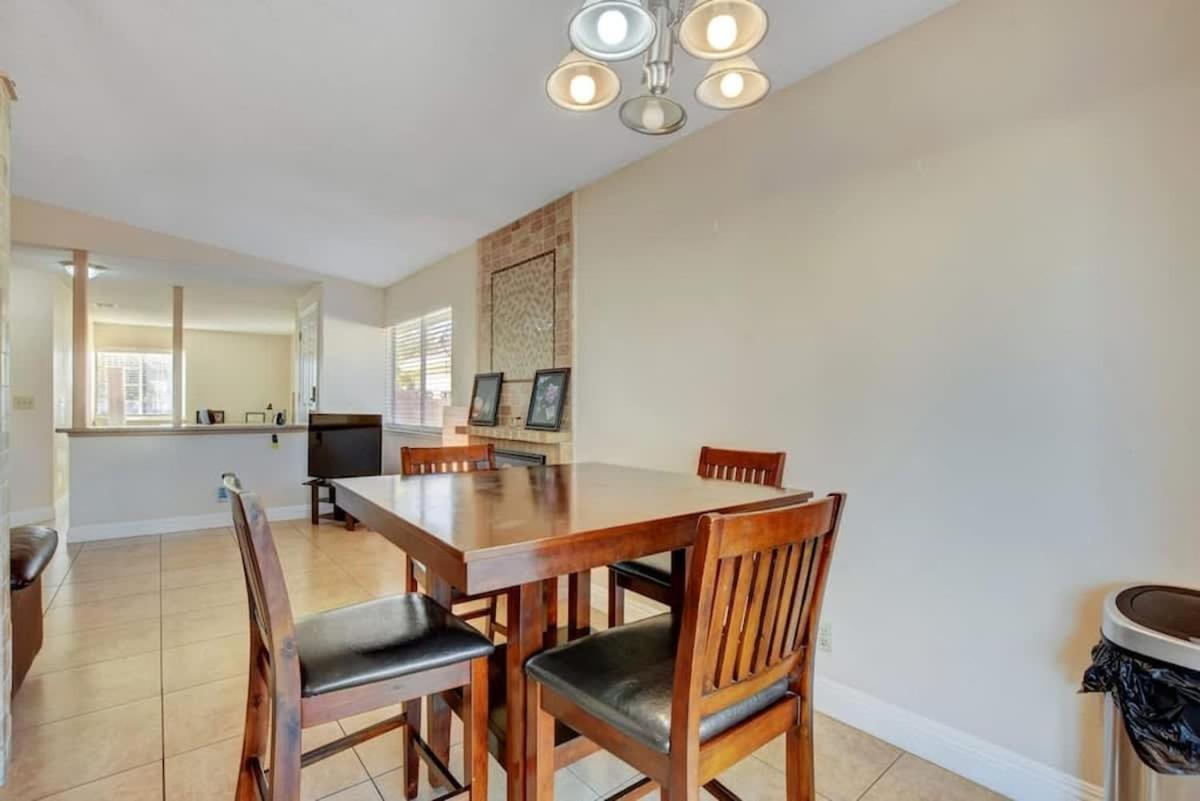 Family-friendly Close To The Strip Holiday home *