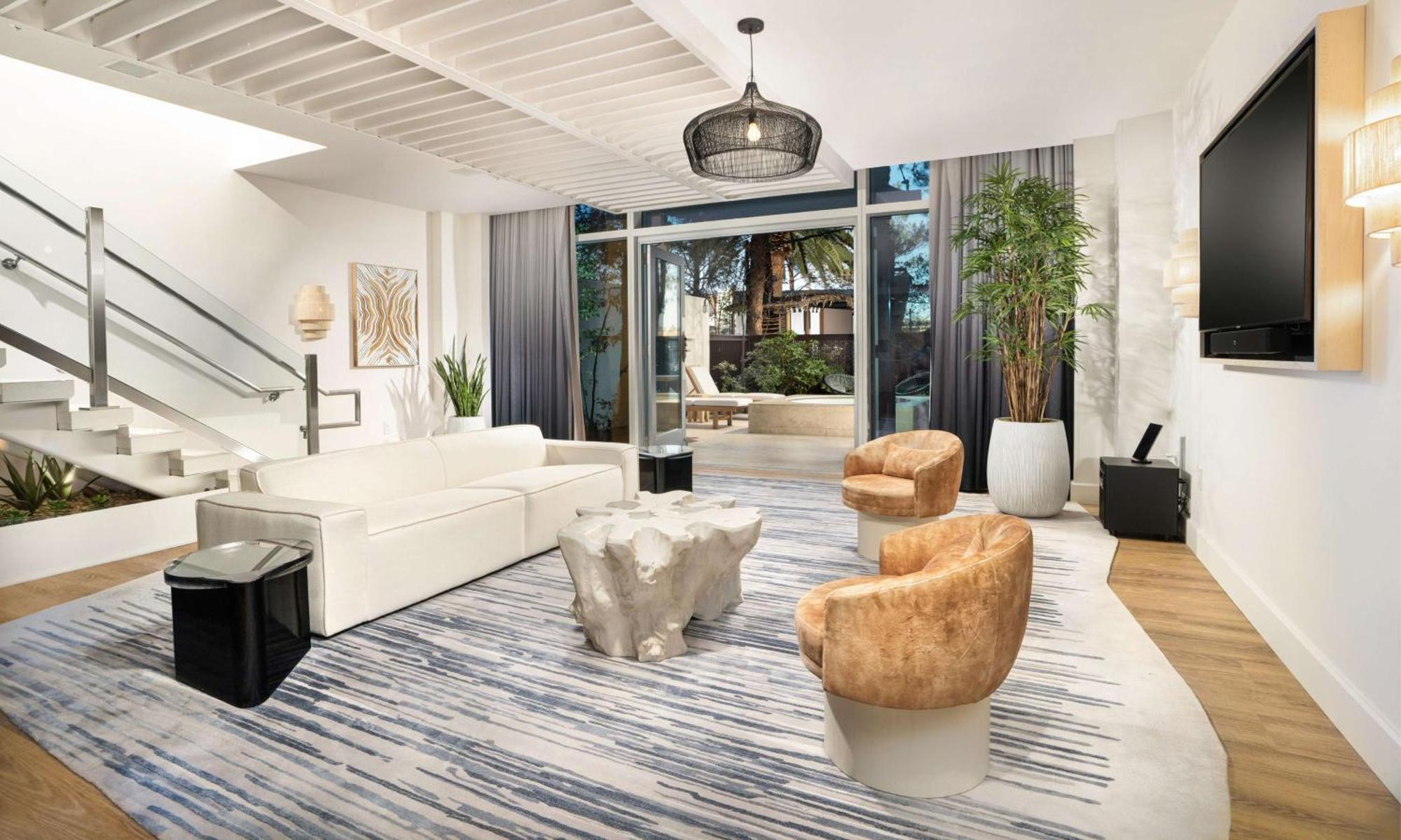 Virgin Las Vegas, Curio Collection By Hilton Las Vegas