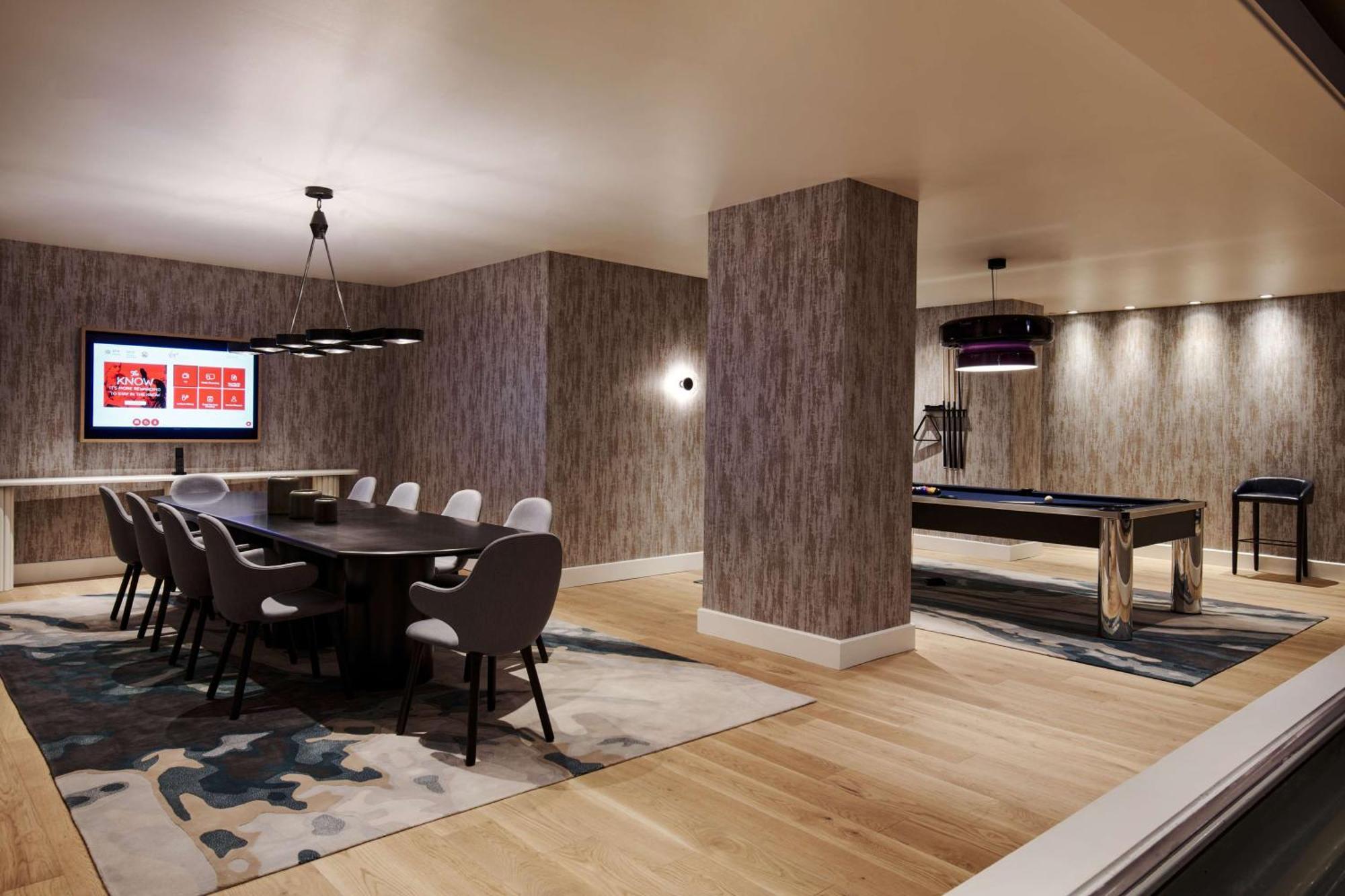 Virgin Las Vegas, Curio Collection By Hilton 4*