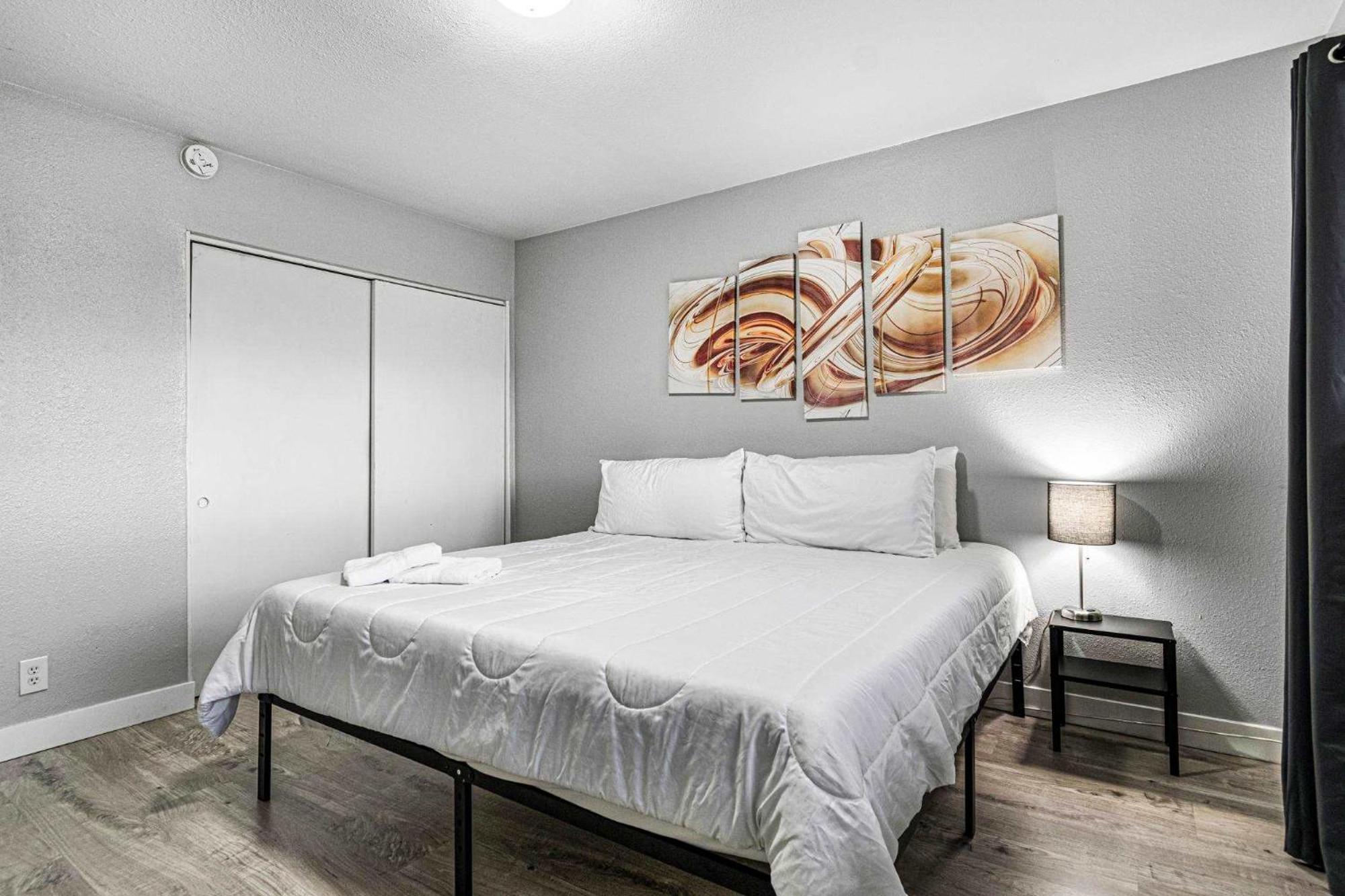 Holiday home Cozy 1 Bed Sleeps 4! Near Strip Perfect Getaway! Las Vegas