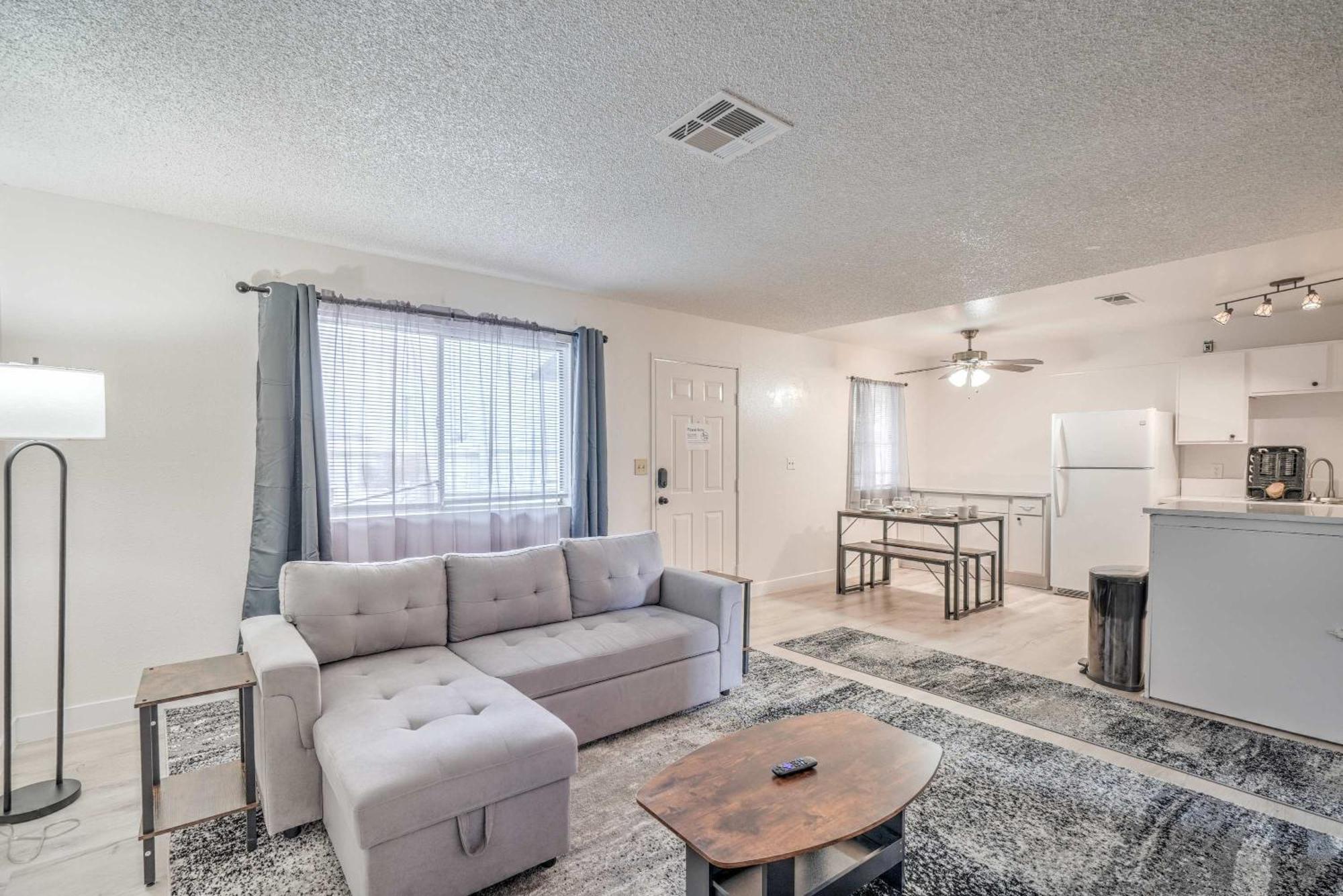 Holiday home Stylish Near Vegas Strip! Sleeps 6!
