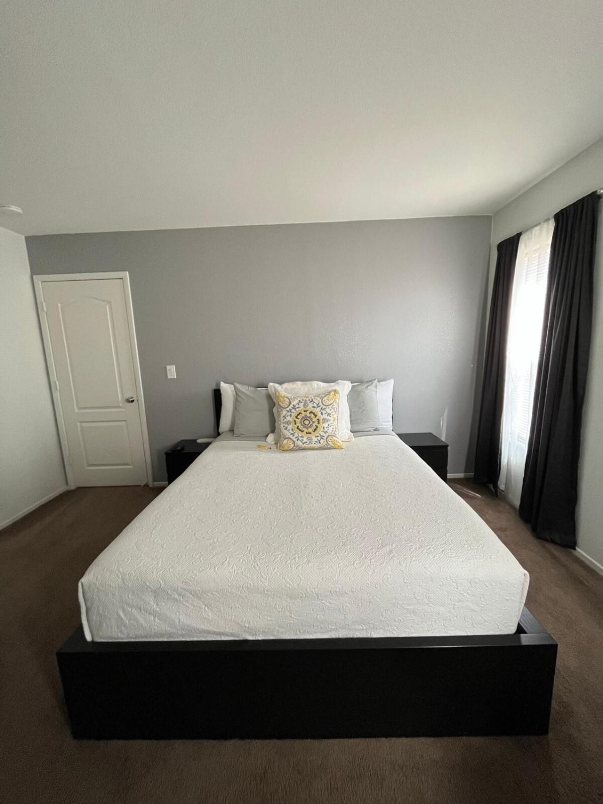 Beautiful 2 Story 20 Minutes From The Strip Las Vegas