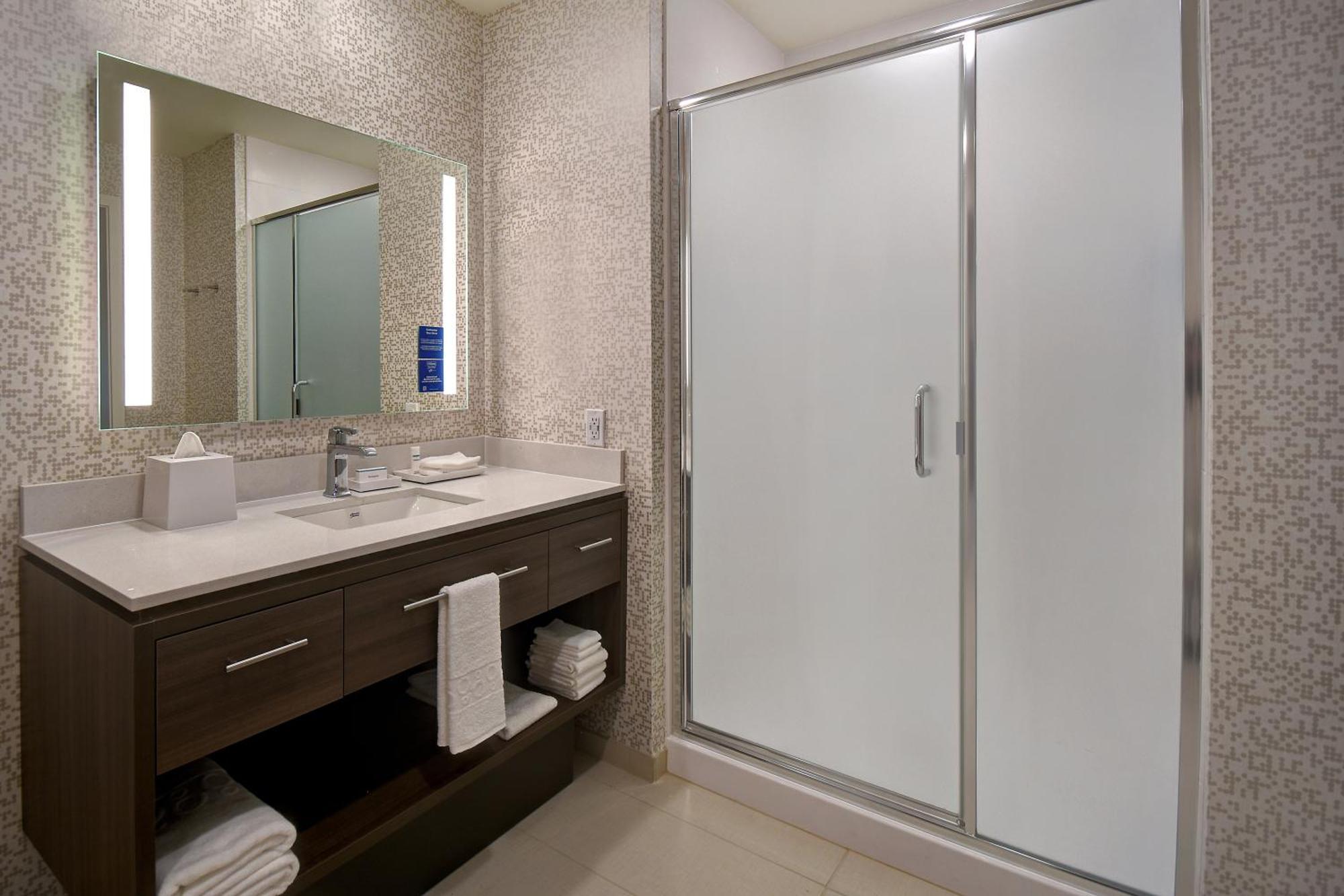 Home2 By Hilton Vegas Convention Center - No Fee Hotel 3*