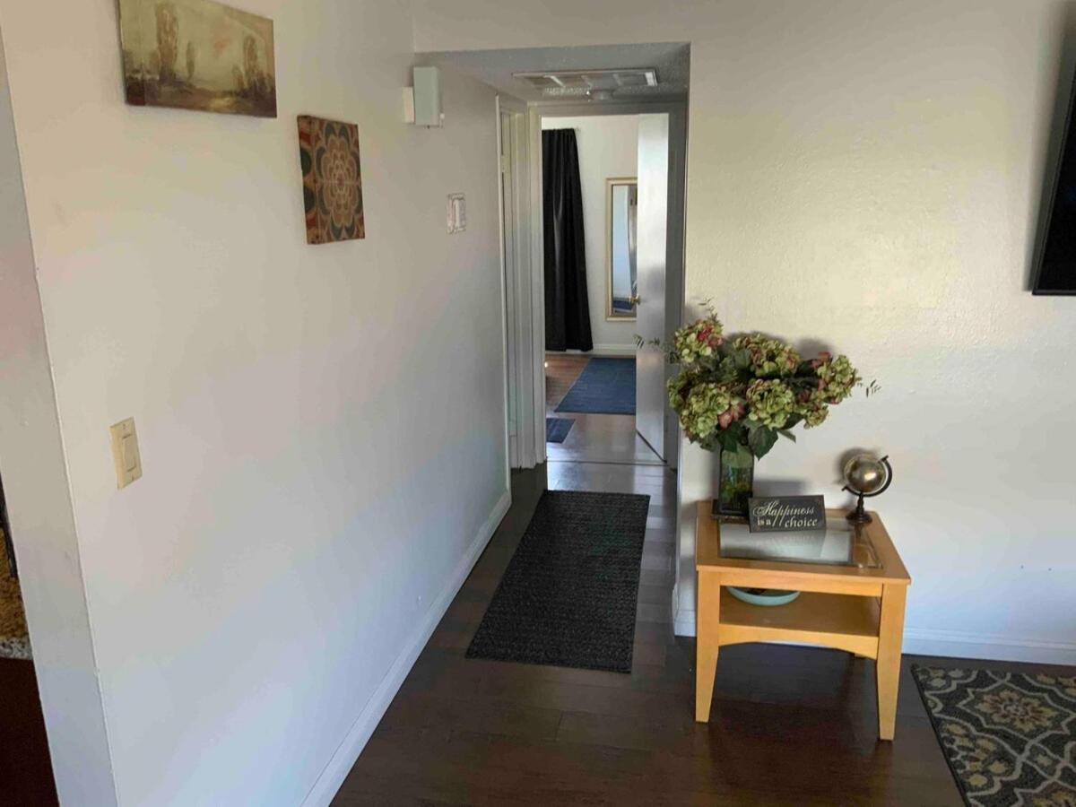 Mgm Airport Strip 2 Miles Apartment