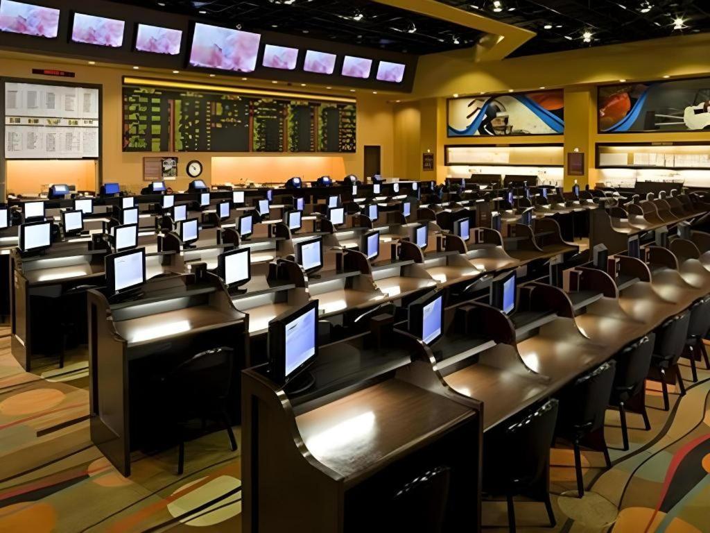 Eastside Cannery Casino Resort