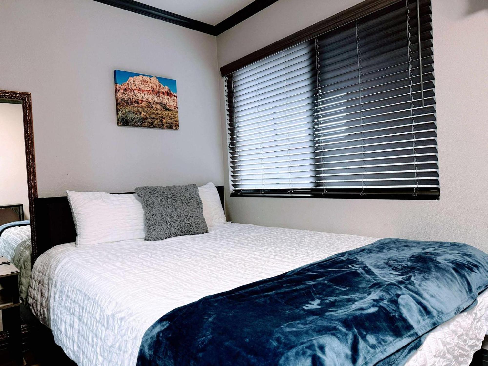 Apartment Modern Near Fremont Street