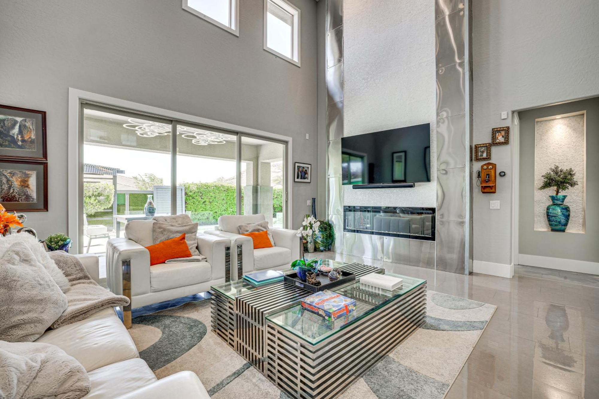 Summerlin Luxury-modern With Pool And Cabana!