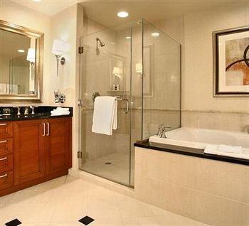 Luxury International At The Signature Aparthotel