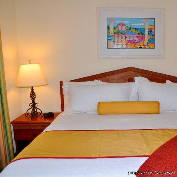 Club De Soleil All-suite Resort