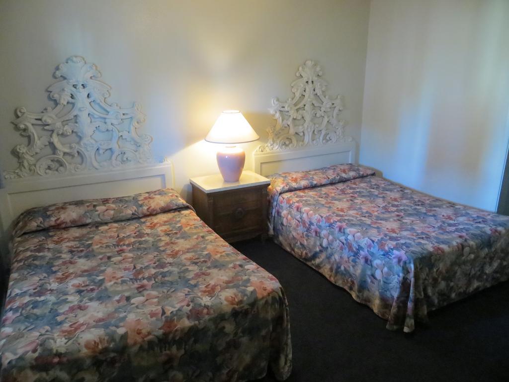Aparthotel Enticing At Strat Casino Strip *