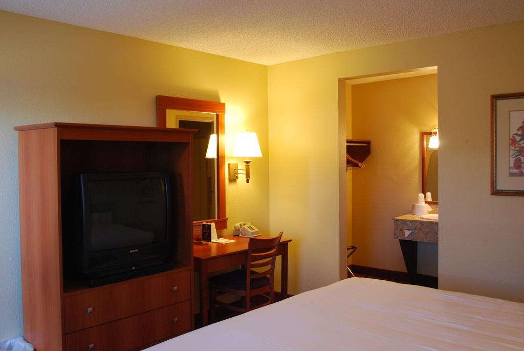 Hotel Days By Wyndham Vegas Wild Wild West Gambling Hall 3*