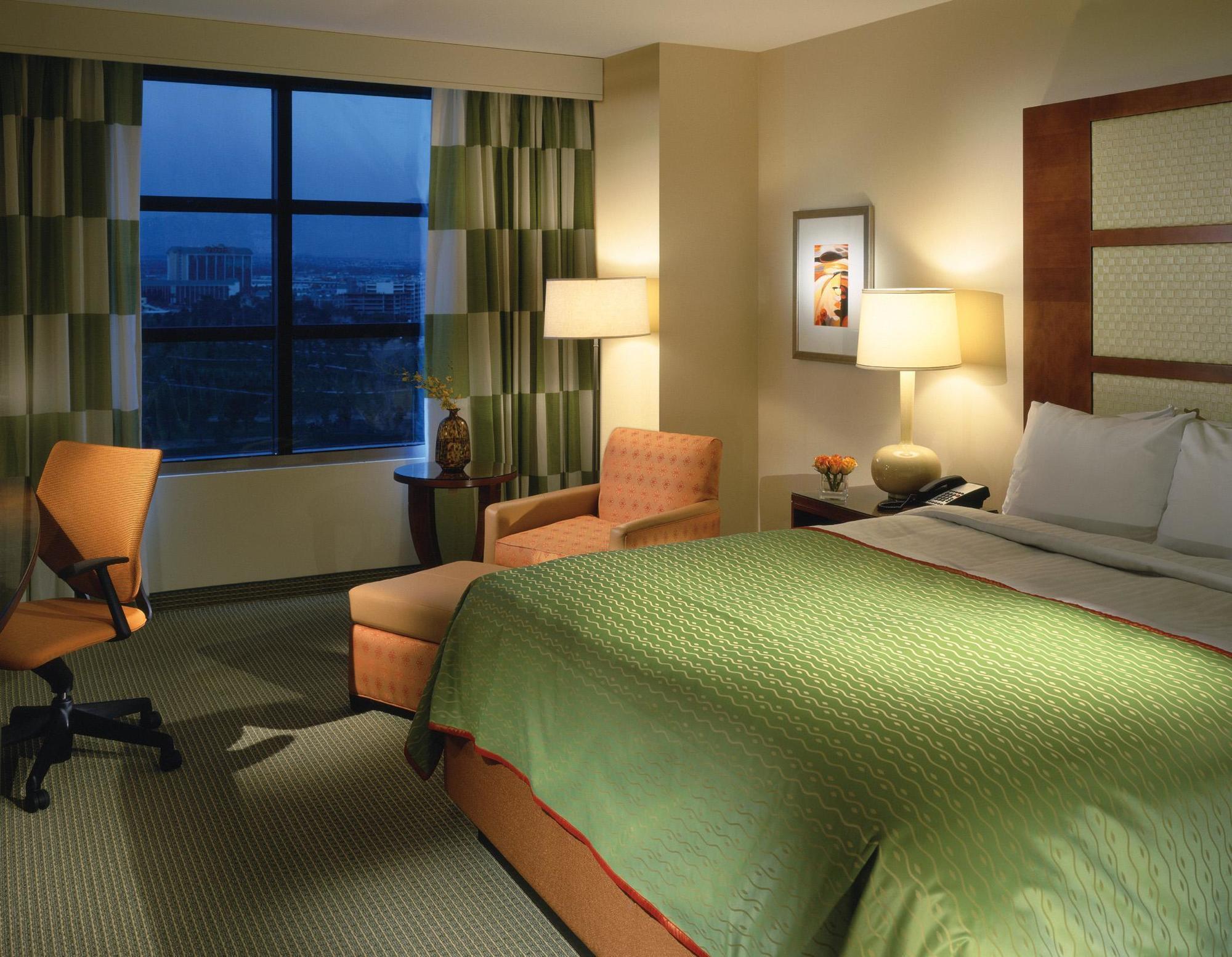 Renaissance 4* Las Vegas