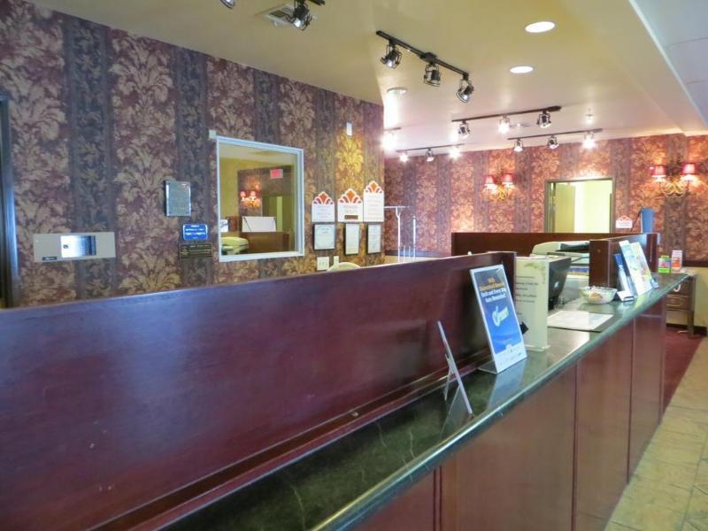 Hawthorn Hotel 3*
