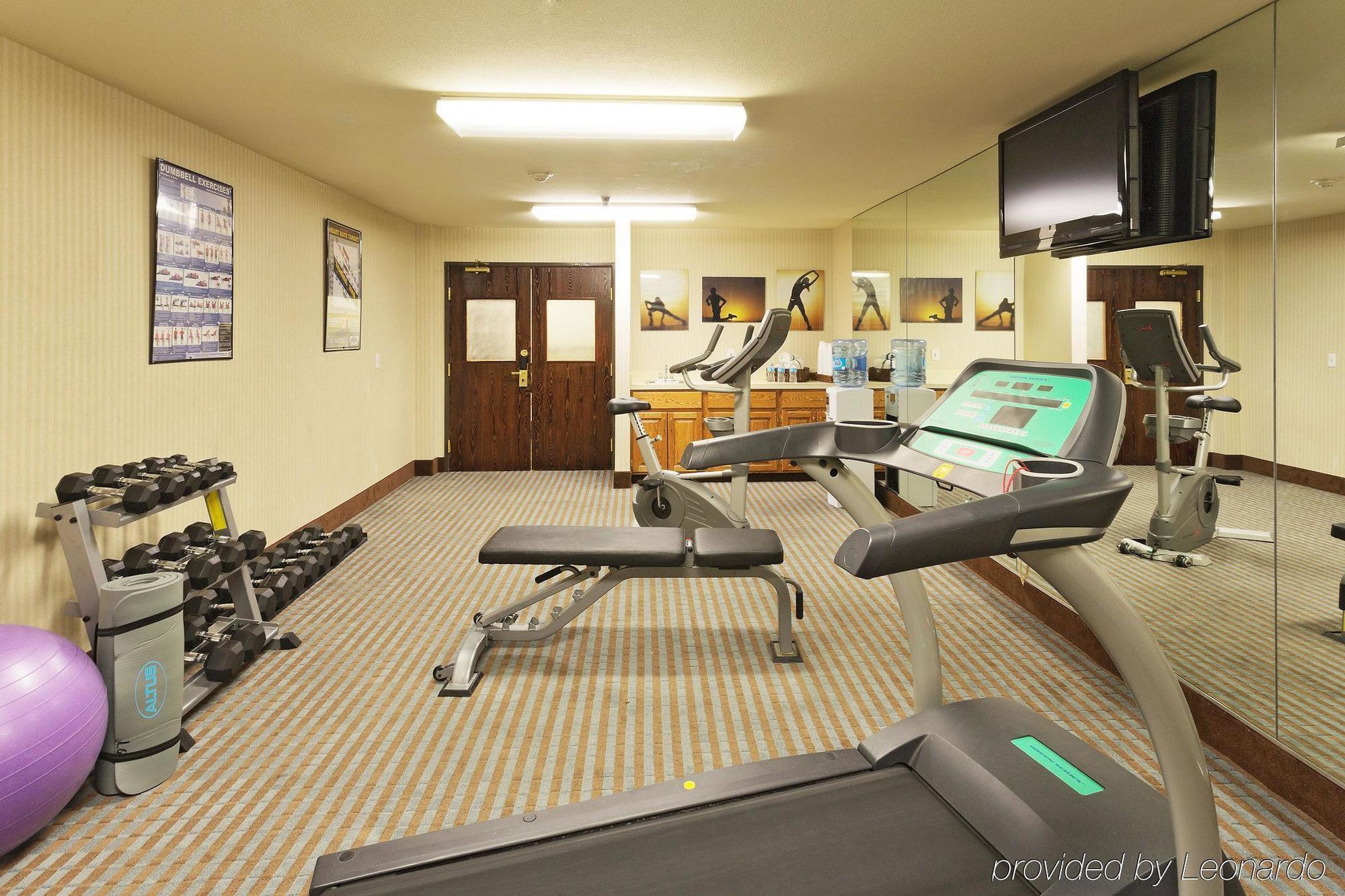 La Quinta & By Wyndham Nellis Hotel