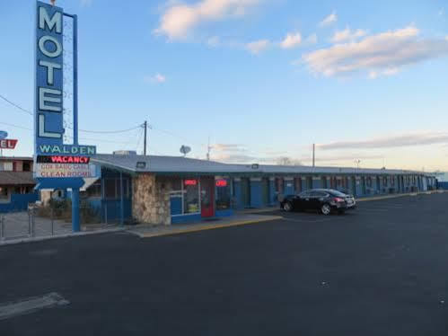 Walden Motel 2*