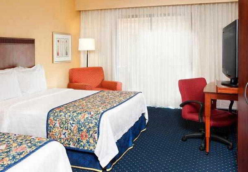 Courtyard By Marriott Vegas Convention Center