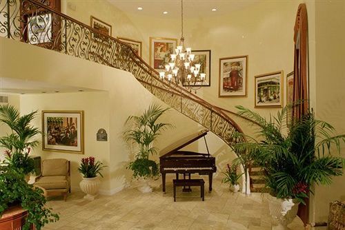 Club De Soleil All-suite Resort