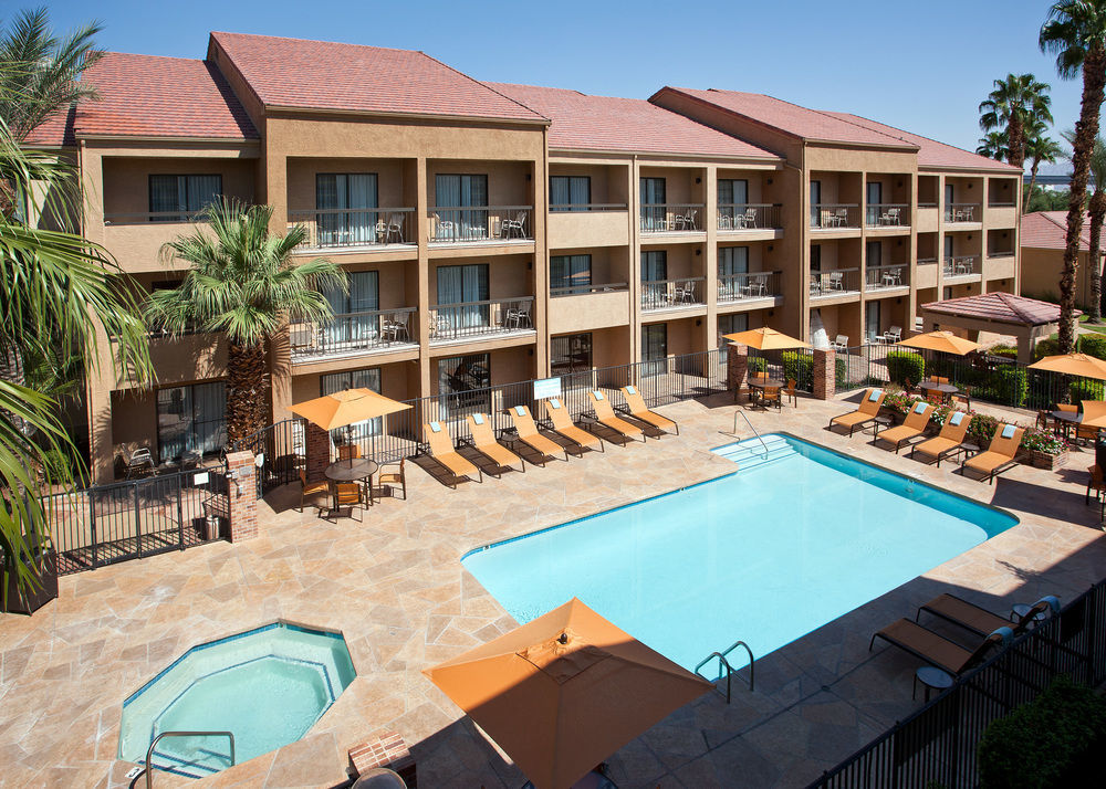 Courtyard By Marriott Vegas Convention Center Hotel 3*