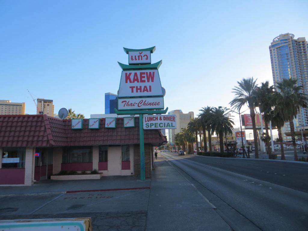 Aparthotel Enticing At Strat Casino Strip