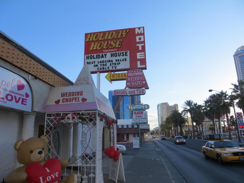 Aparthotel Enticing At Strat Casino Strip